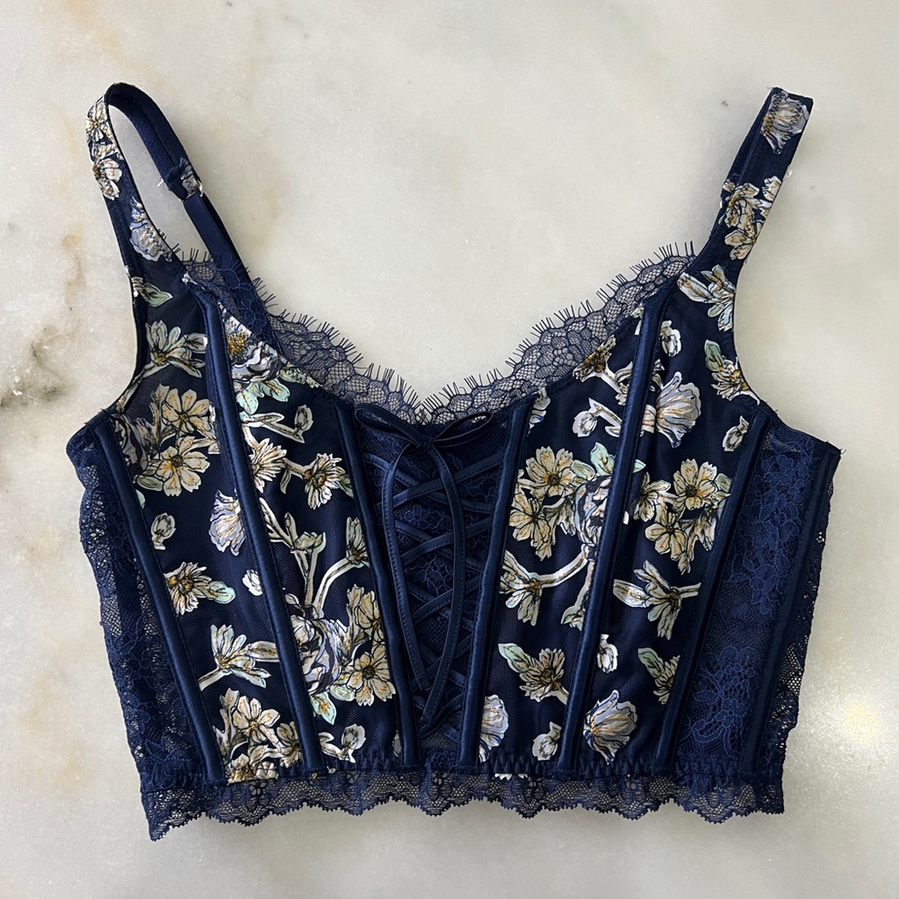 Victoria Secret Lace corset ✨🤍